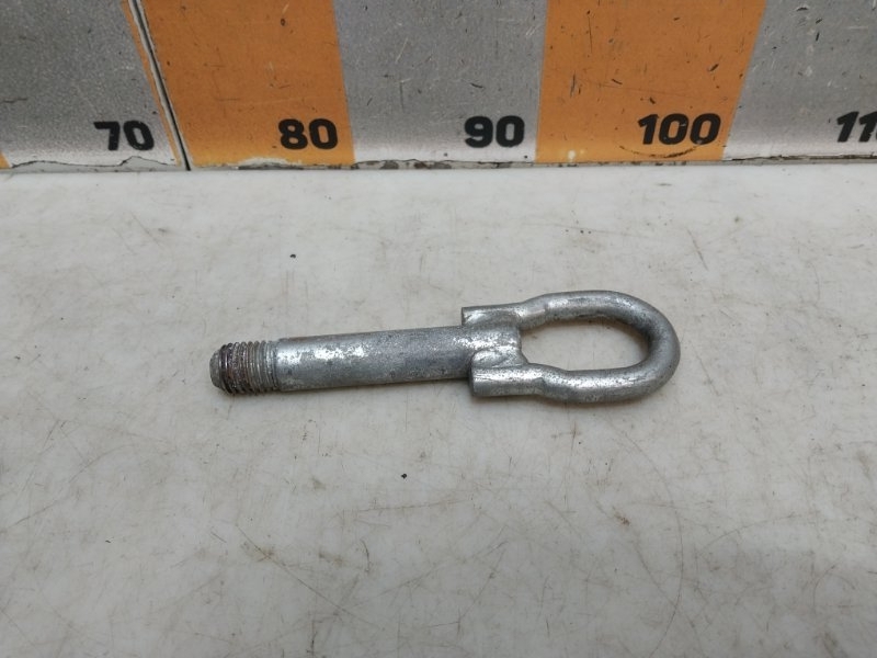 Крюк буксировочный