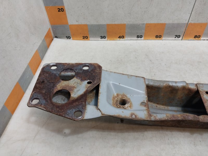 Усилитель заднего бампера