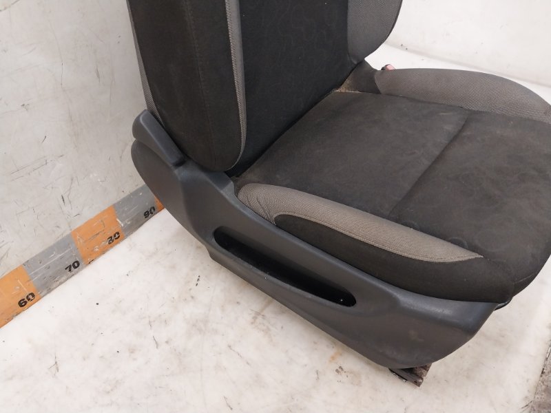 Сиденье переднее правое