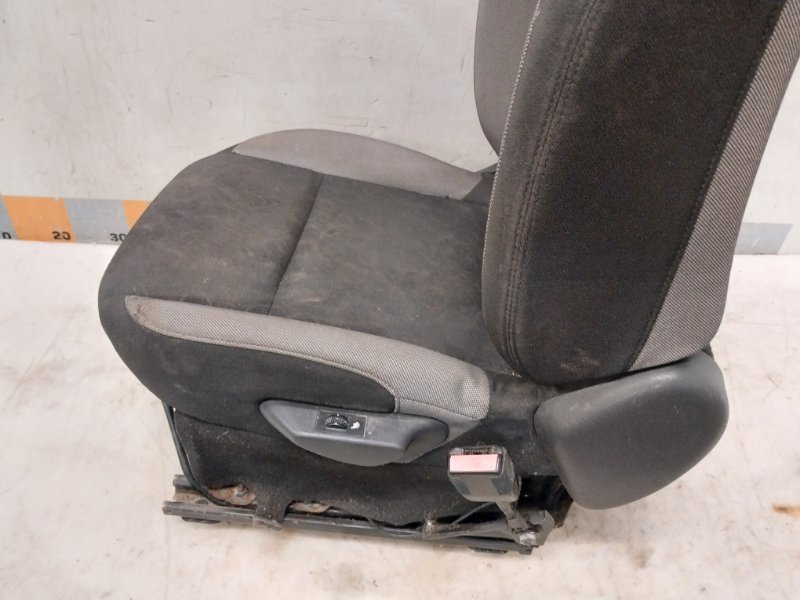 Сиденье переднее правое