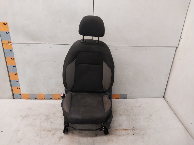 Сиденье переднее левое