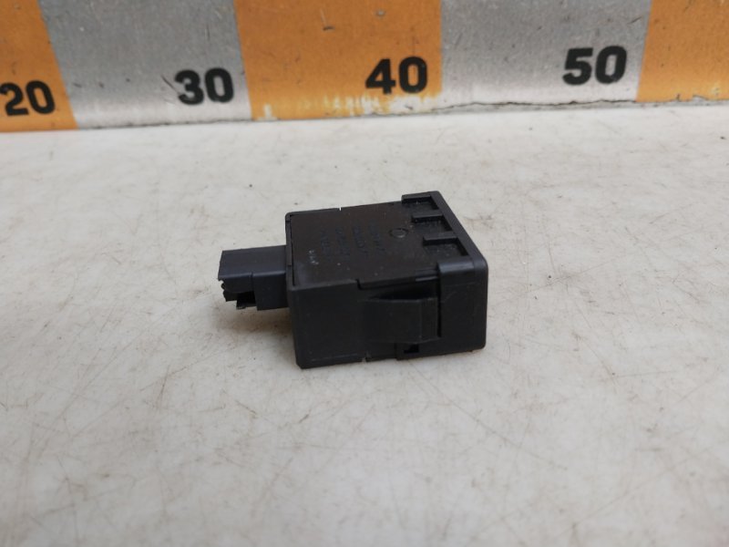 Кнопка корректора фар