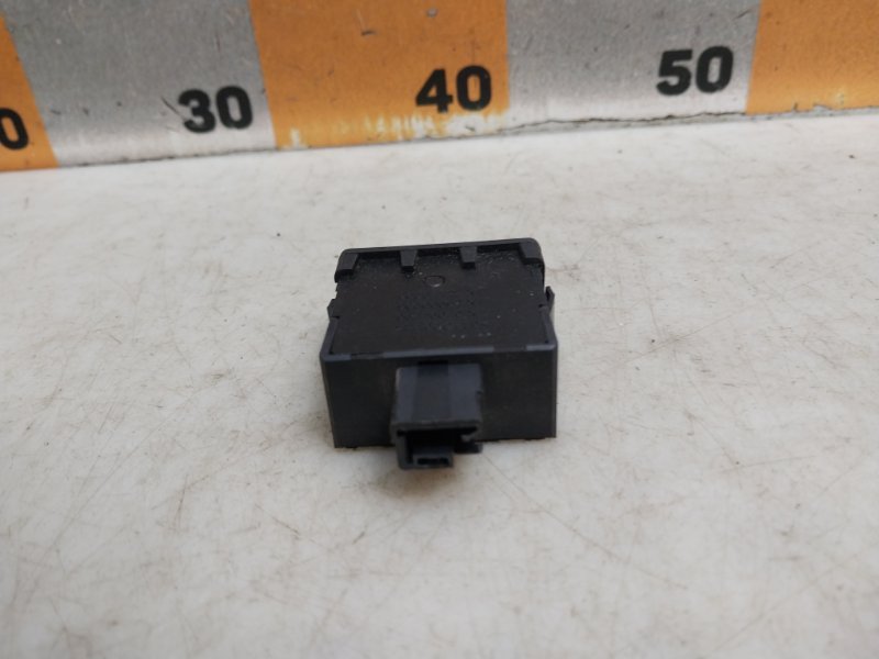 Кнопка корректора фар