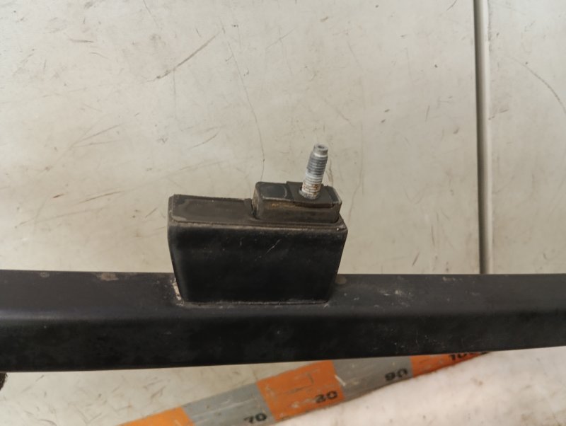 Рейлинг (релинг) правый (планка на крышу)