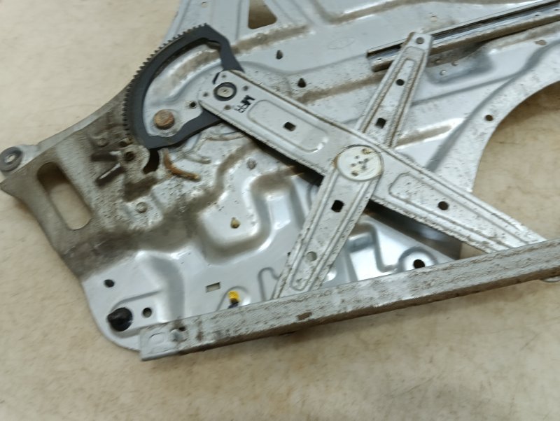 Стеклоподъемник электр. передний правый