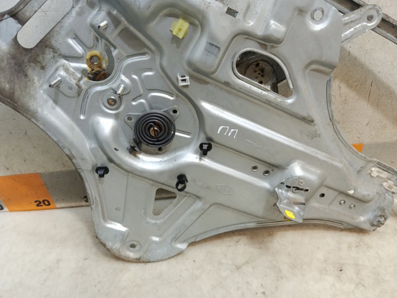 Стеклоподъемник электр. передний правый