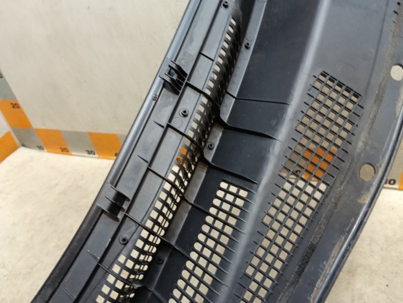 Решетка стеклоочистителей (Жабо)