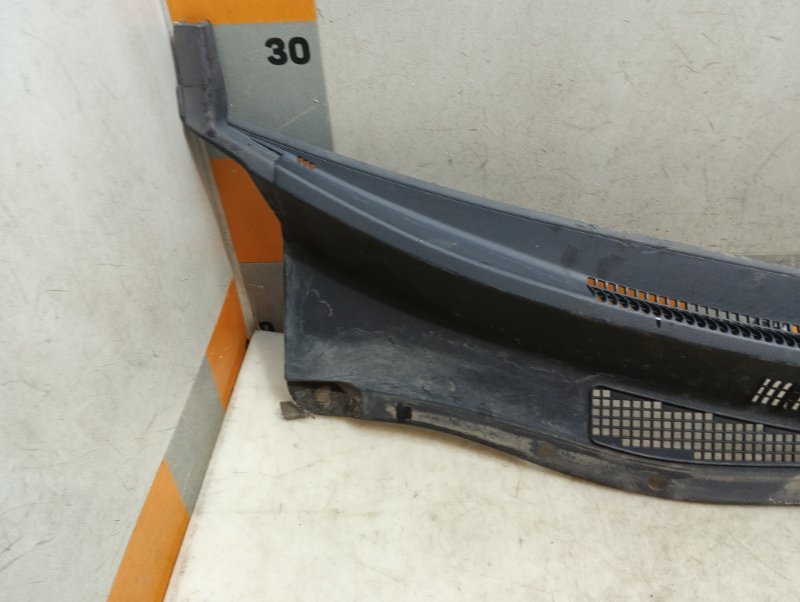 Решетка стеклоочистителей (Жабо)