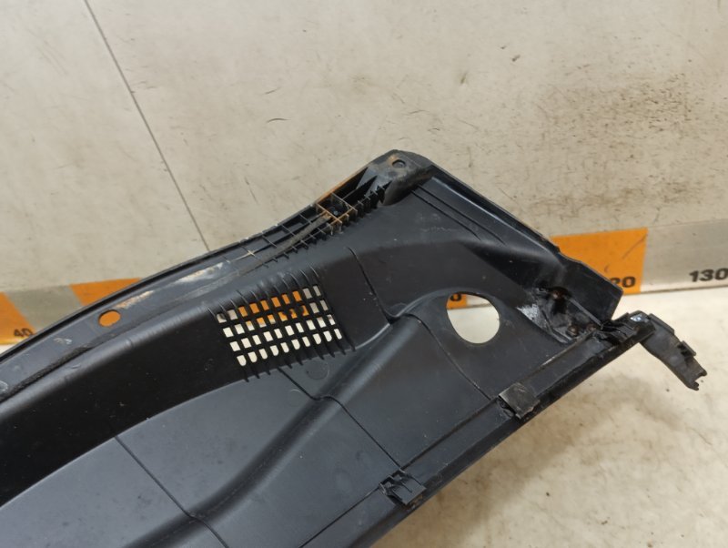 Решетка стеклоочистителей (Жабо)