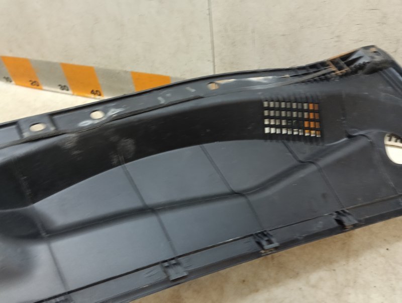 Решетка стеклоочистителей (Жабо)