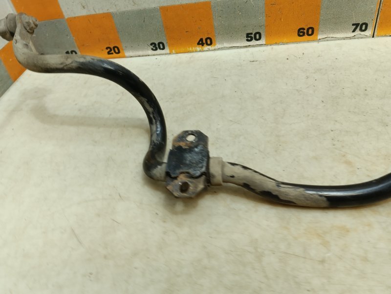 Стабилизатор передний