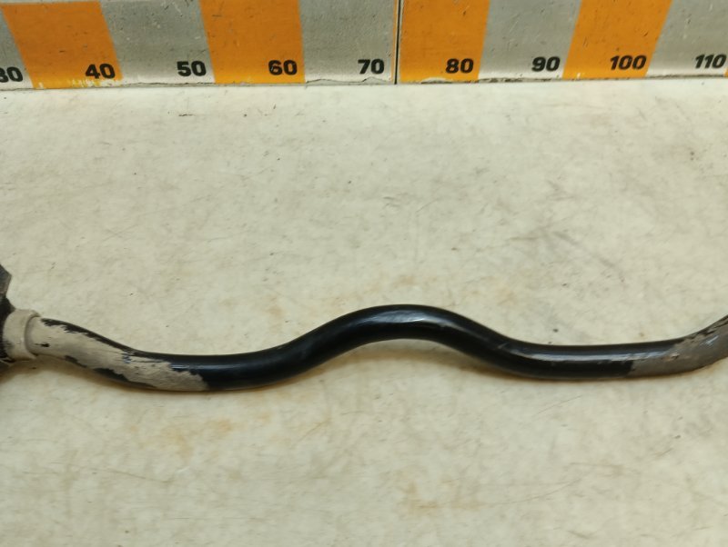 Стабилизатор передний