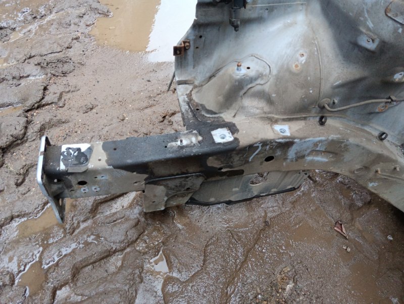 Кузовной элемент