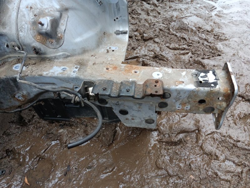 Лонжерон передний левый