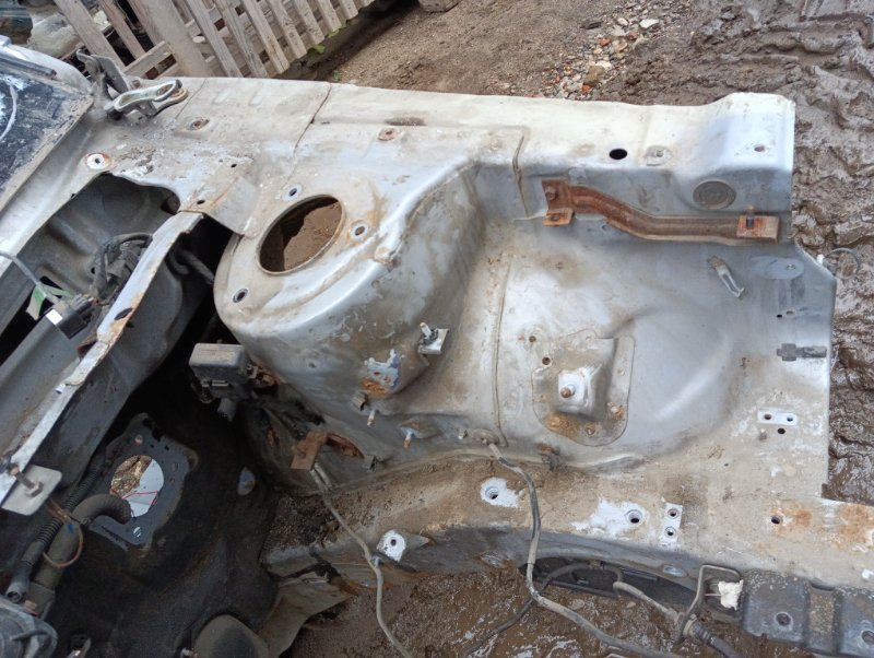 Лонжерон передний левый