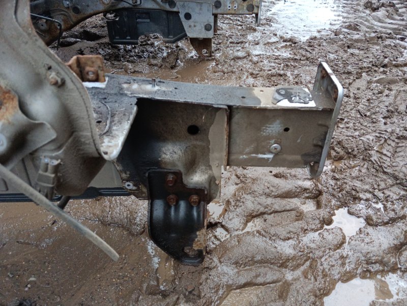 Лонжерон передний правый