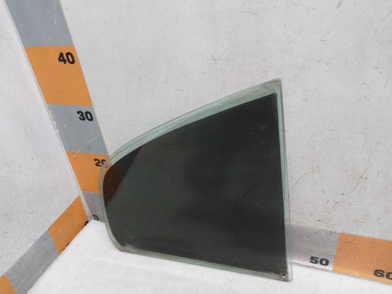 Стекло двери задней левой