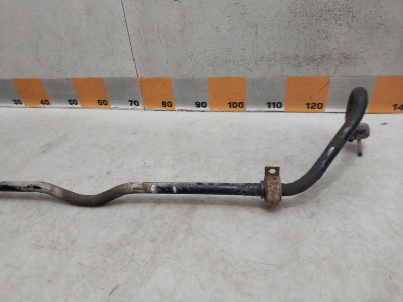 Стабилизатор передний