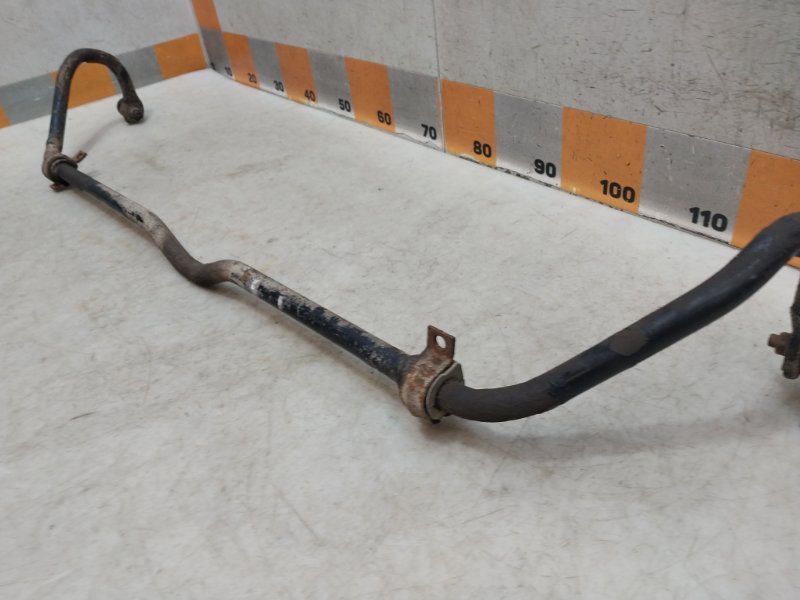 Стабилизатор передний