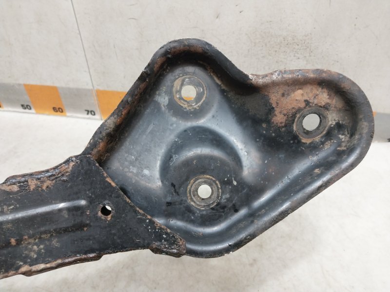 Балка передняя поперечная