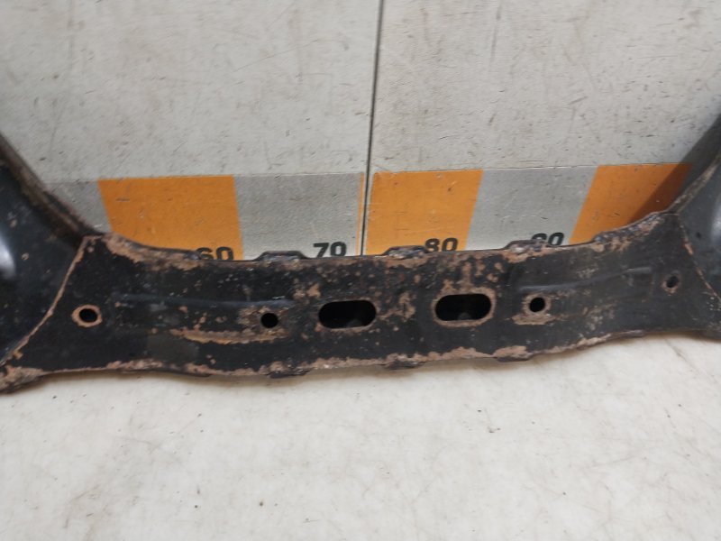 Балка передняя поперечная