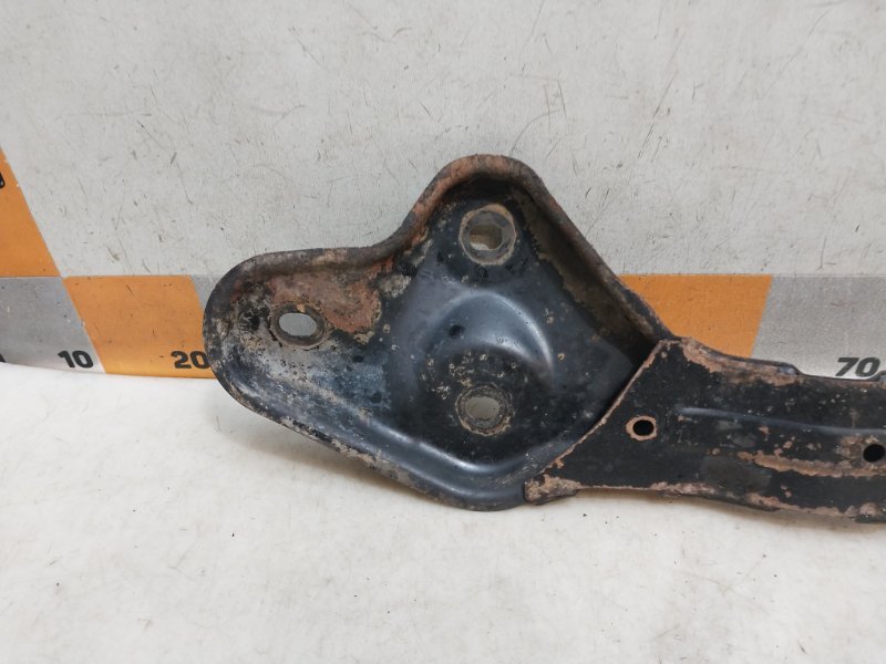 Балка передняя поперечная