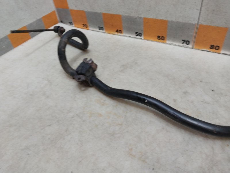 Стабилизатор передний