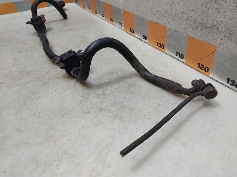 Стабилизатор передний