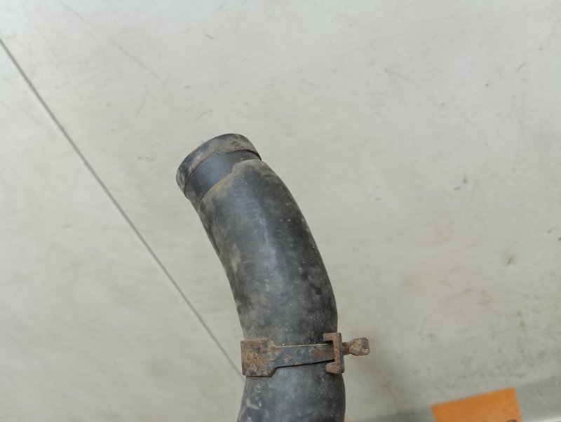 Патрубок радиатора