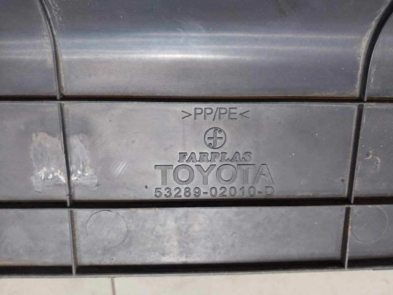 Кожух замка капота