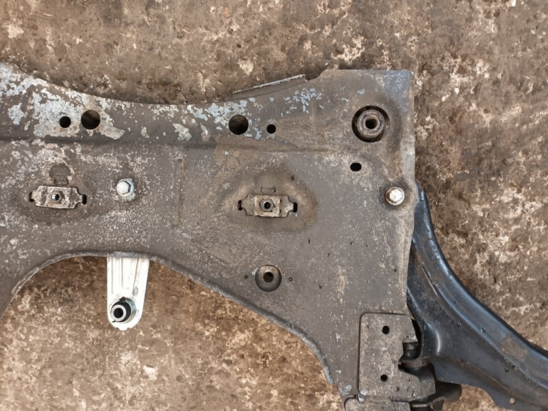 Балка подмоторная