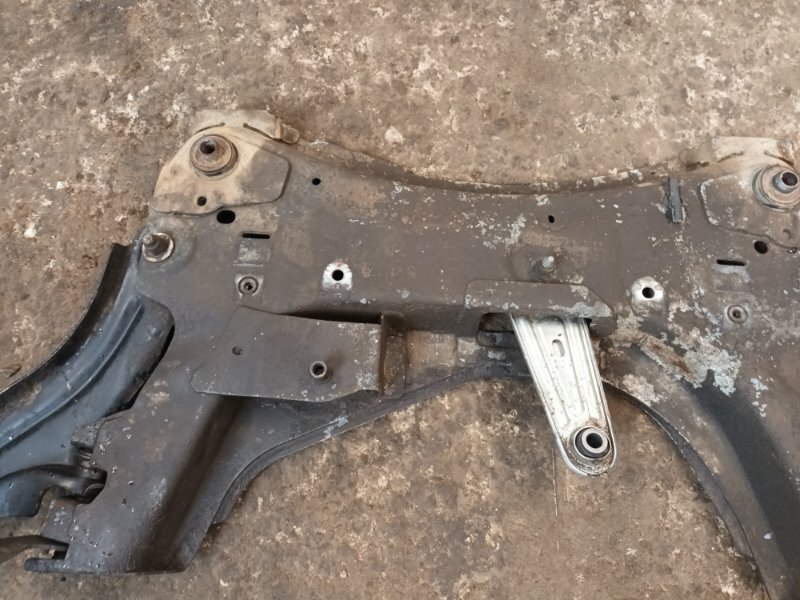 Балка подмоторная