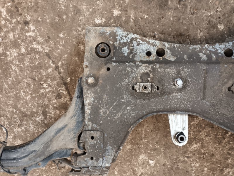 Балка подмоторная