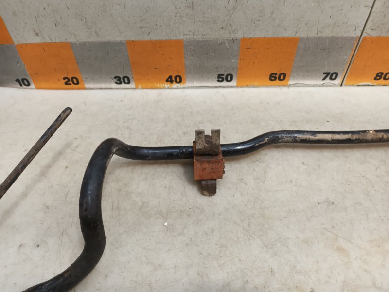 Стабилизатор передний