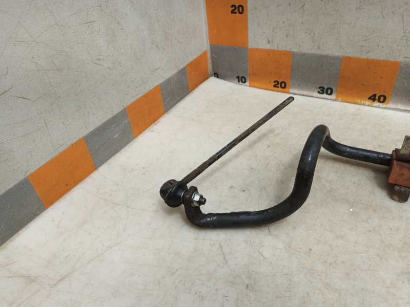 Стабилизатор передний