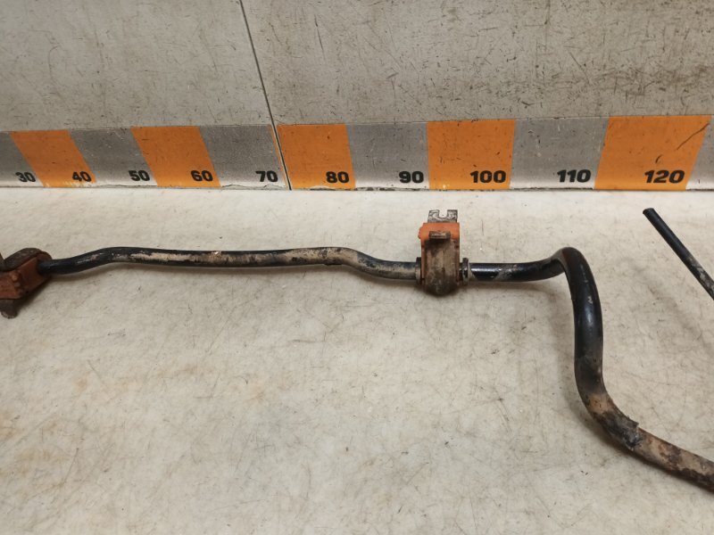 Стабилизатор передний