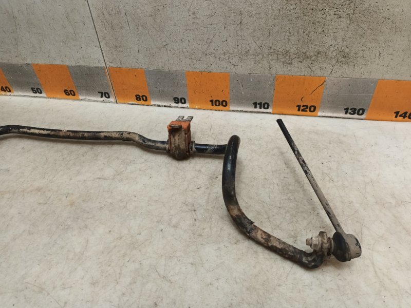 Стабилизатор передний