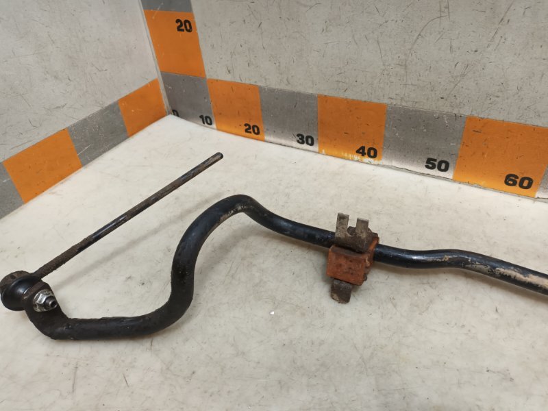 Стабилизатор передний