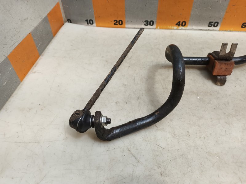 Стабилизатор передний