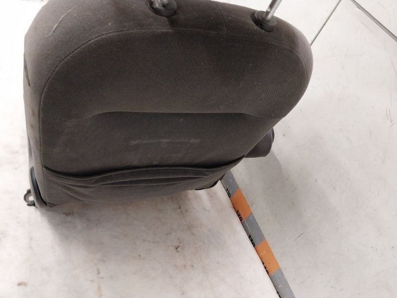 Сиденье переднее левое