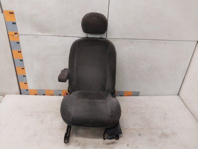 Сиденье переднее левое