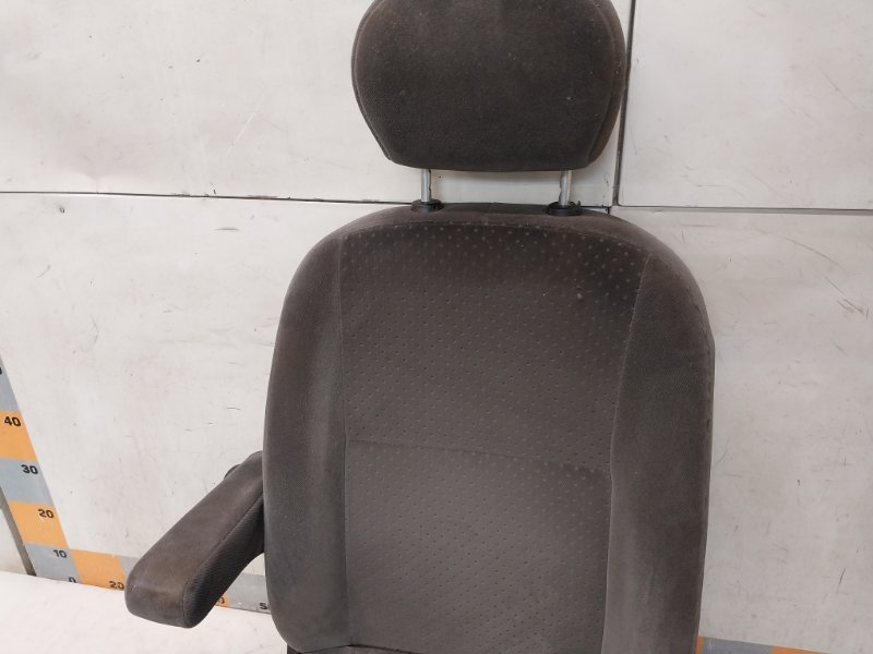 Сиденье переднее левое