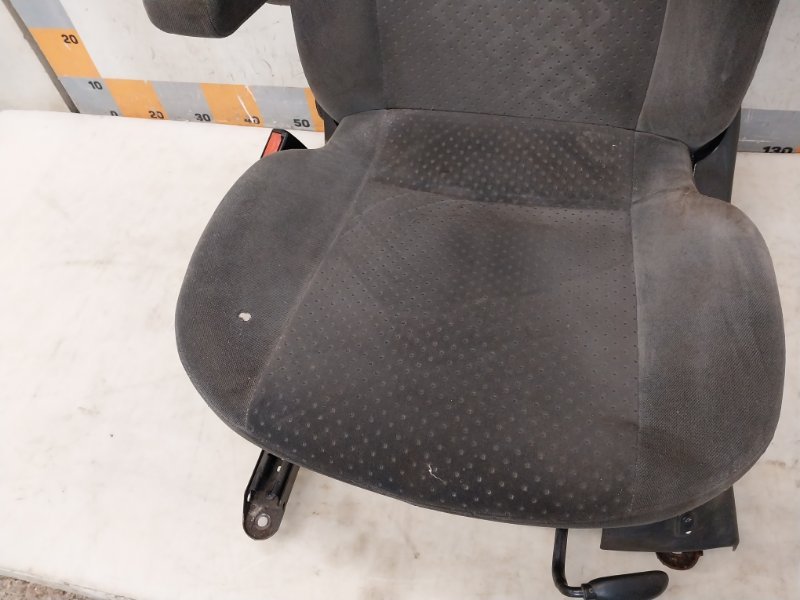 Сиденье переднее левое