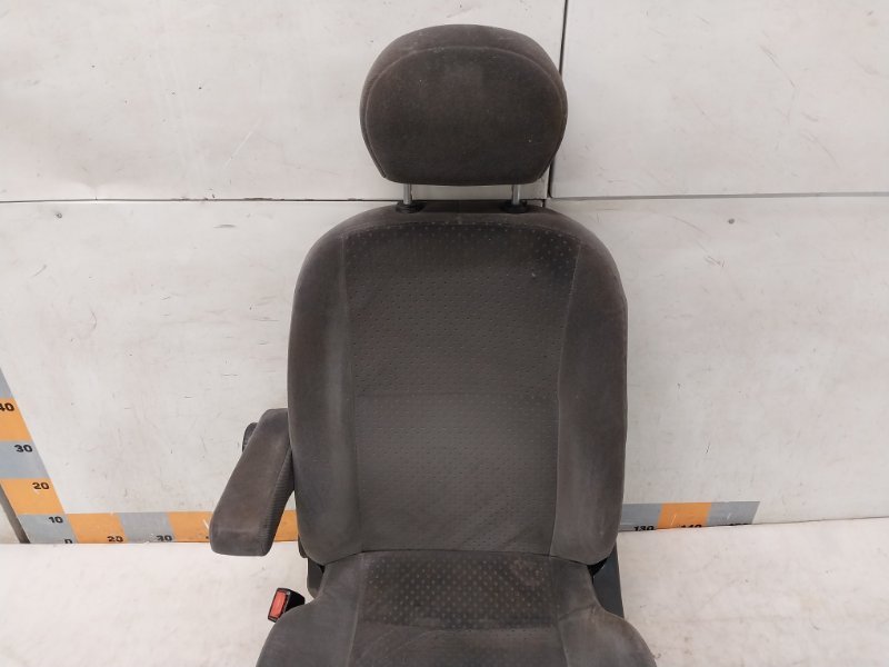 Сиденье переднее левое