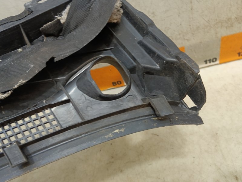 Планка под лобовое стекло