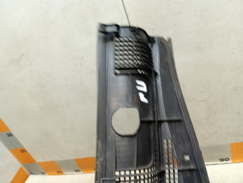 Планка под лобовое стекло