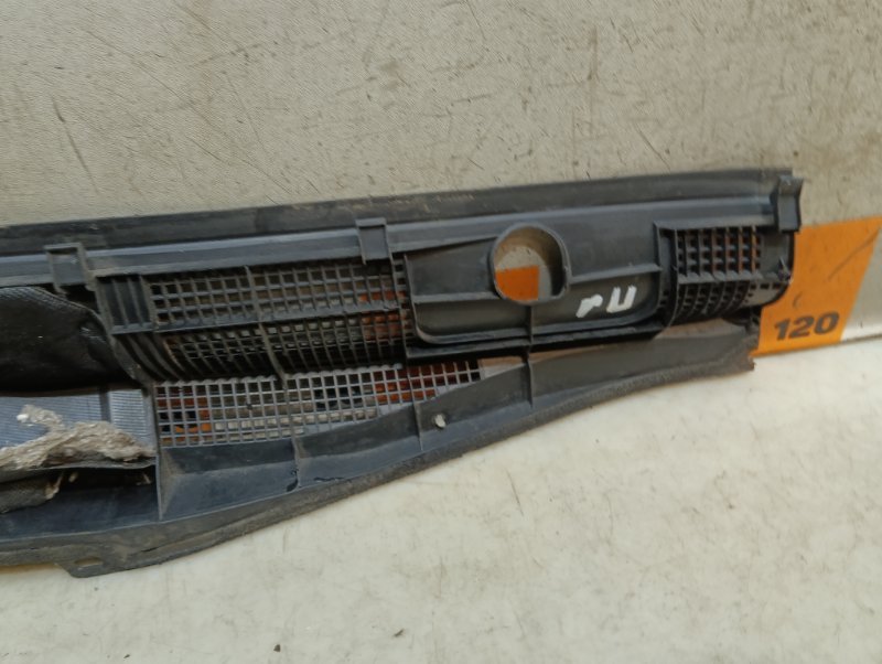 Планка под лобовое стекло