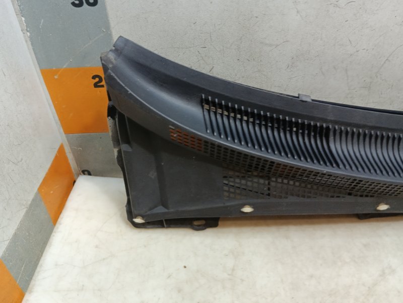 Планка под лобовое стекло