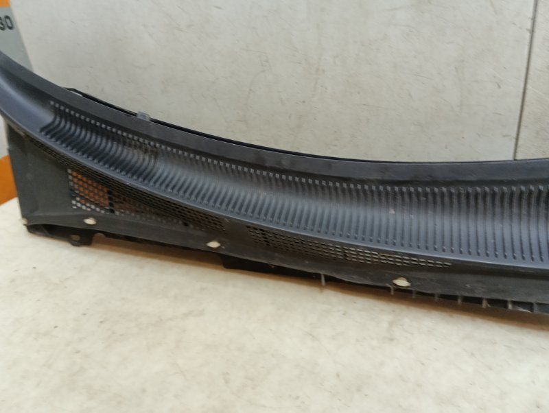 Планка под лобовое стекло