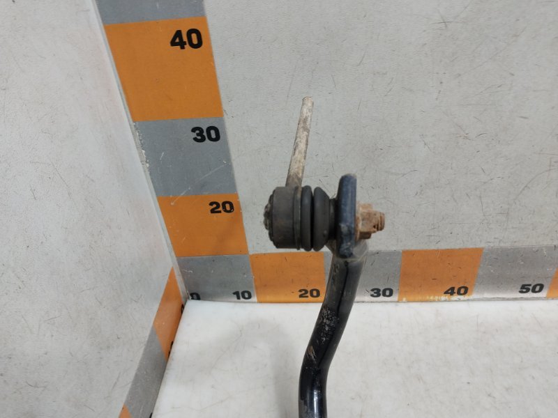 Стабилизатор передний